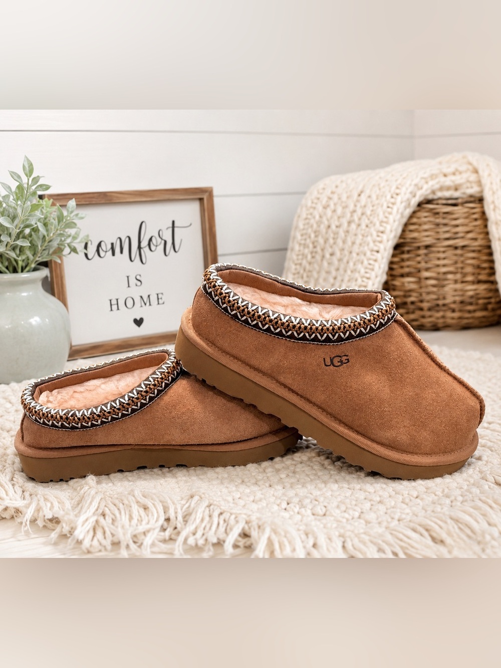 NWT UGG Women’s Tasman II Slippers Size 6 Chestnut Never Worn